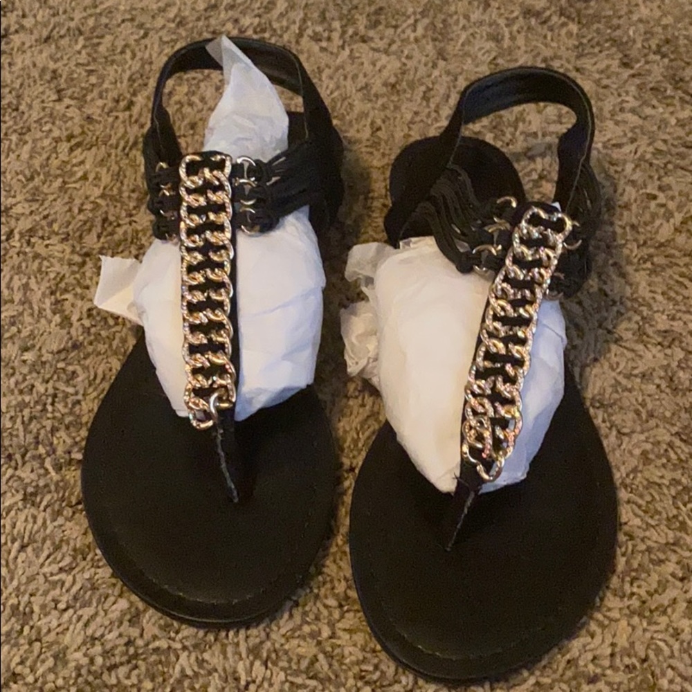 NWT BLACK AND GOLD TONE SANDALS